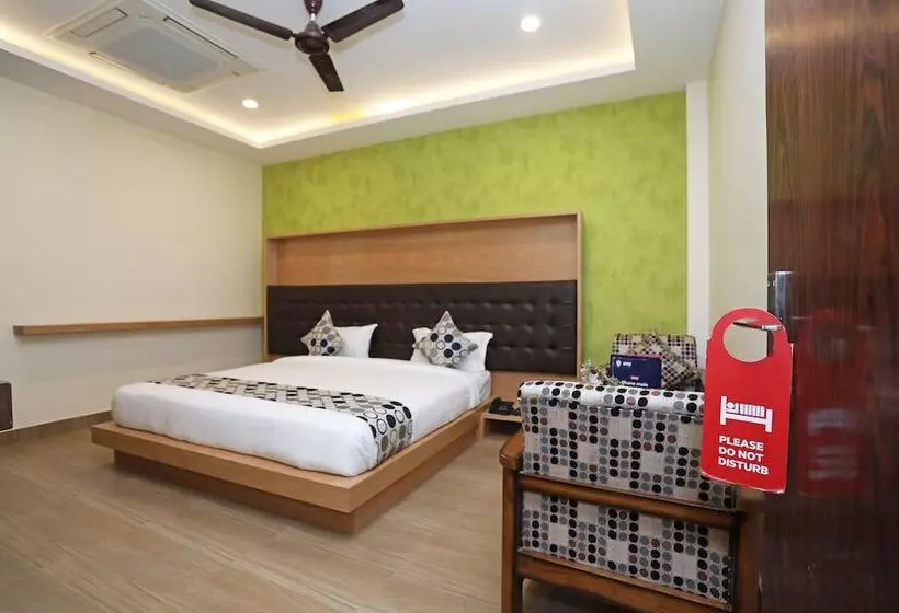 ホテル Fab Prakash Inn