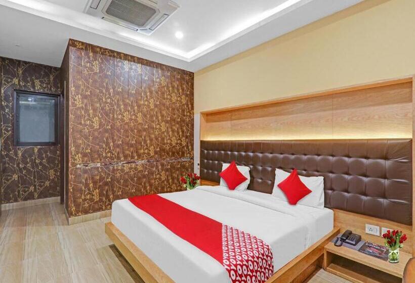 Hotel Fab Prakash Inn