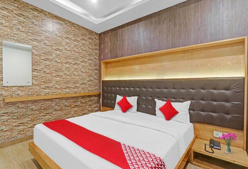 Hotel Fab Prakash Inn