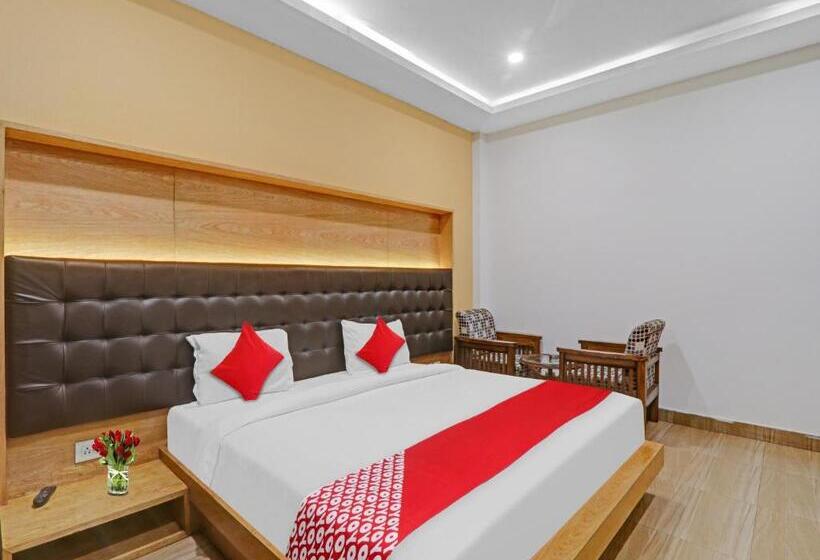 Hotel Fab Prakash Inn