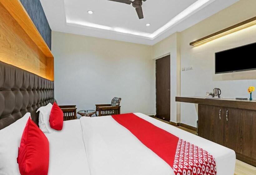 Hotel Fab Prakash Inn