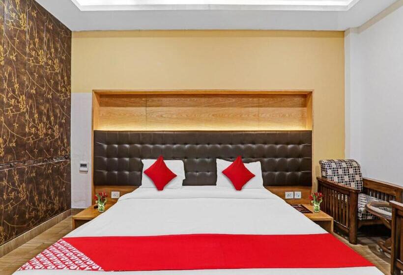 Hotel Fab Prakash Inn