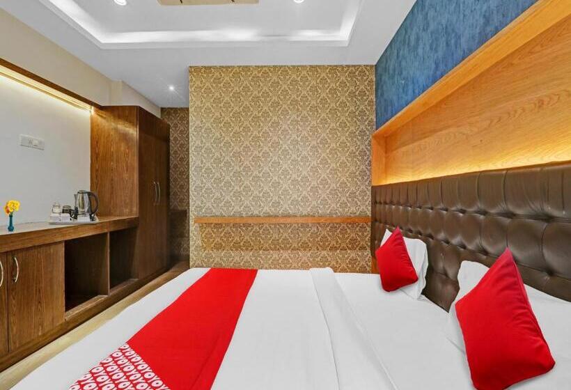 Hotel Fab Prakash Inn