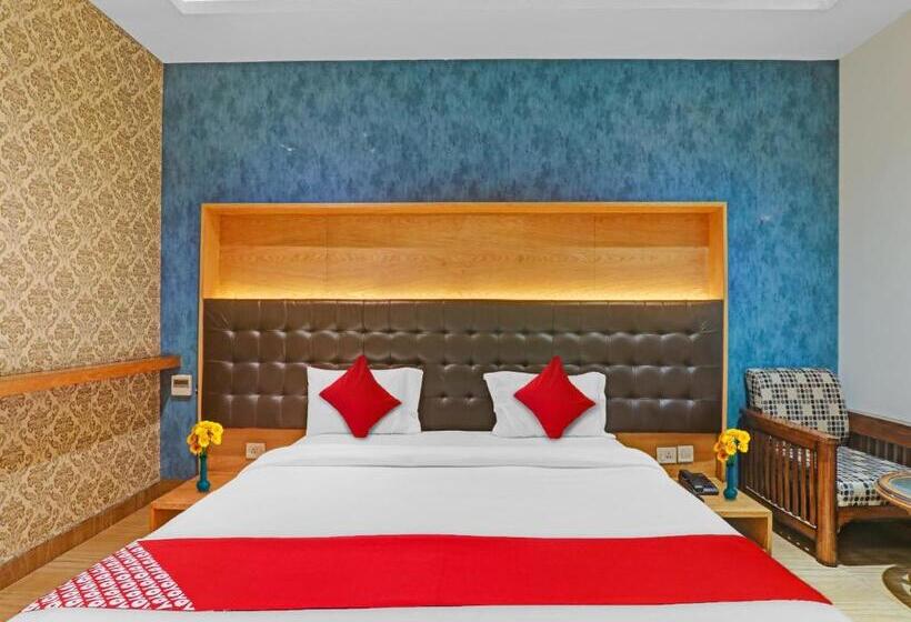 Hotel Fab Prakash Inn