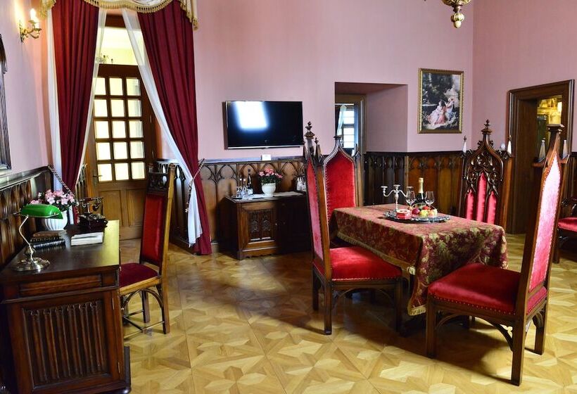 فندق Galicia Nueva, Castle