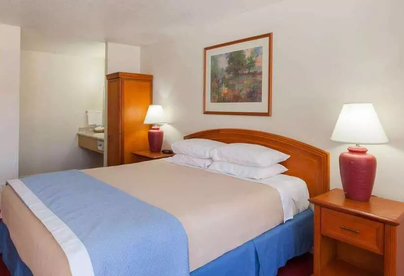 酒店 Days Inn By Wyndham Castaic Six Flags Magic Mountain