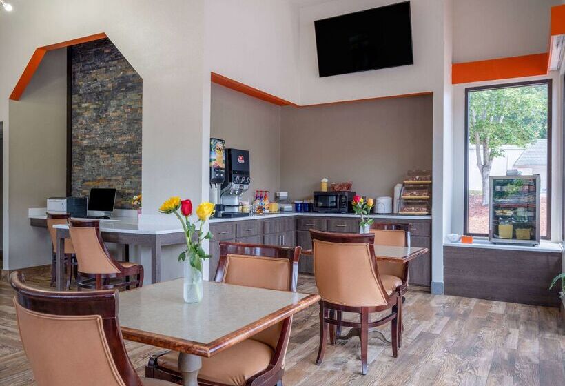 فندق Days Inn By Wyndham Clemson