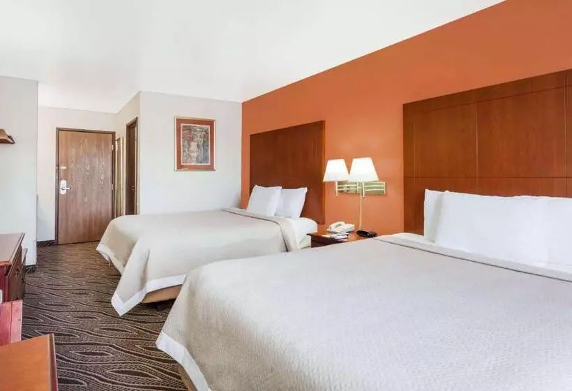 فندق Days Inn By Wyndham Dyersburg