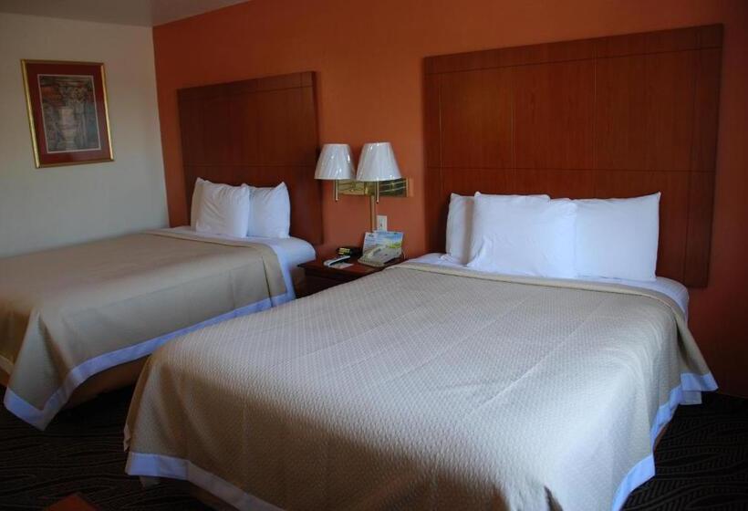 호텔 Days Inn By Wyndham Dyersburg