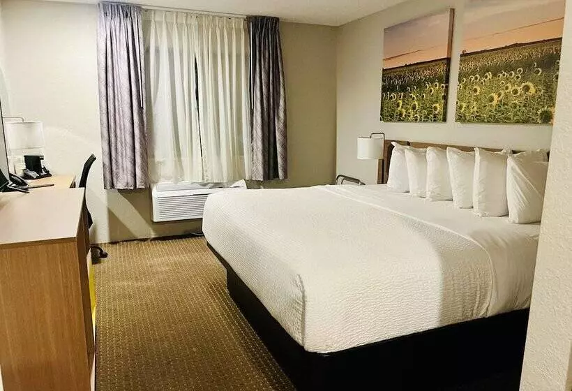 Отель Days Inn By Wyndham Wall