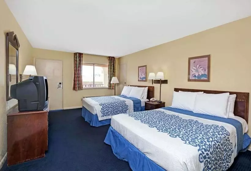 Hotelli Days Inn By Wyndham Newport News