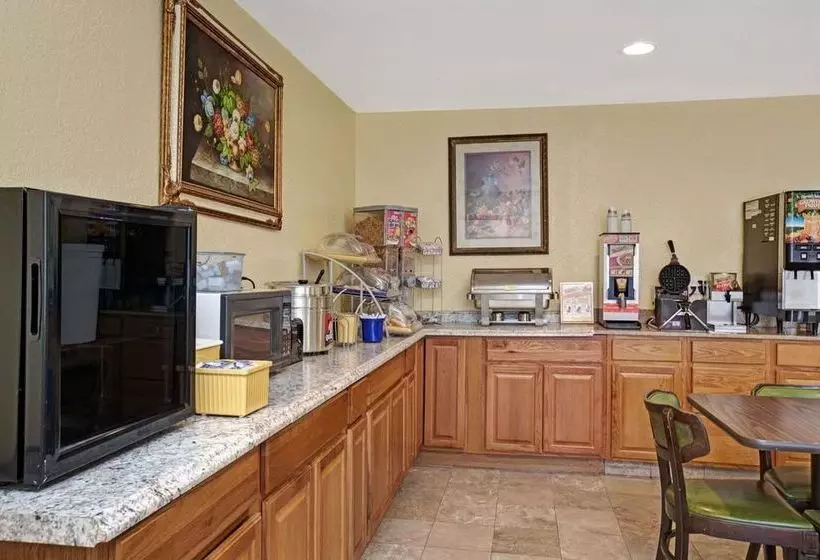 Hotelli Days Inn By Wyndham Newport News