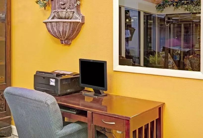 Hotelli Days Inn By Wyndham Newport News