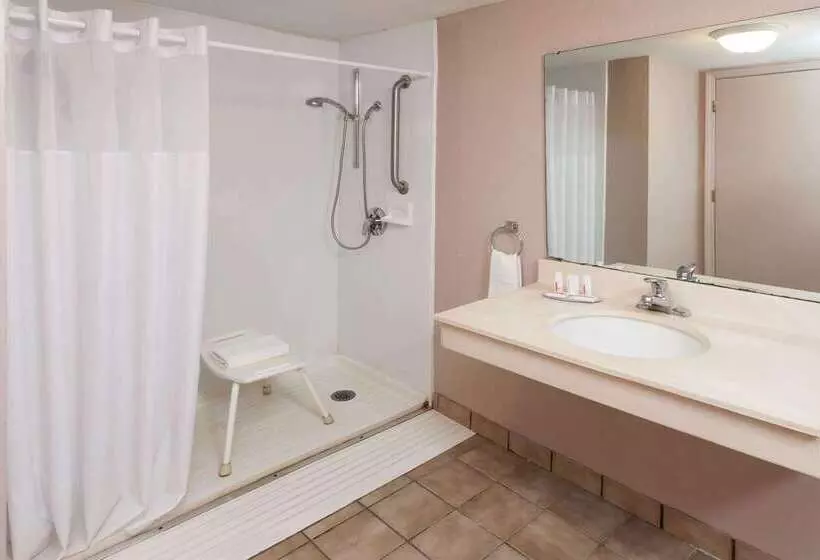 ホテル Days Inn & Suites By Wyndham Kokomo