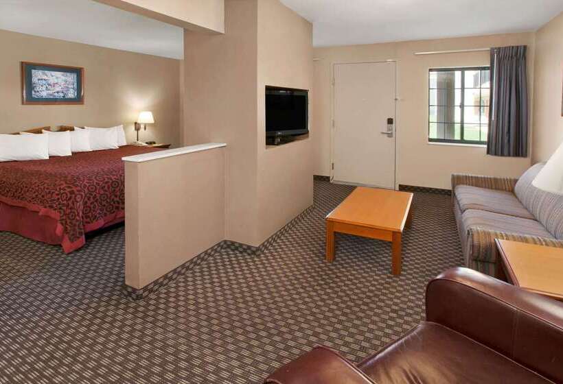 Отель Days Inn & Suites By Wyndham Kokomo