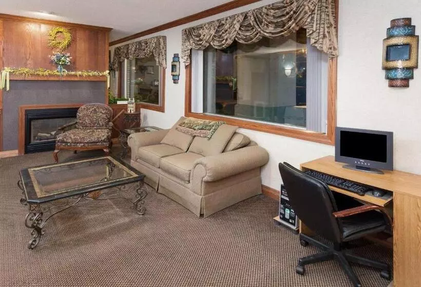 ホテル Days Inn & Suites By Wyndham Kokomo