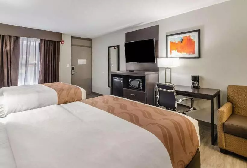 هتل Quality Inn