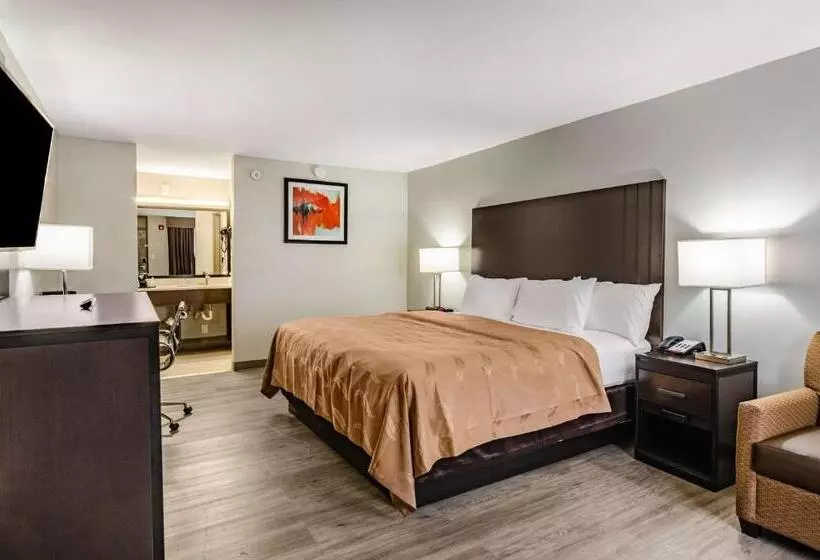 هتل Quality Inn