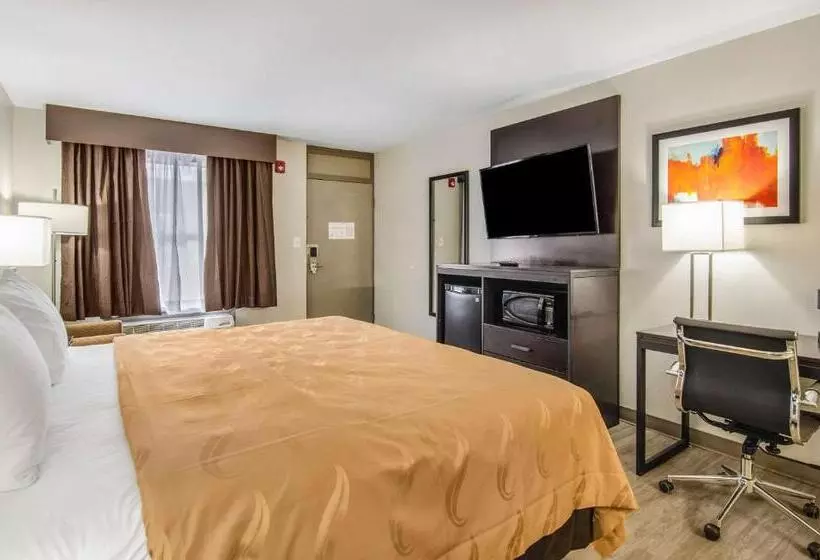 هتل Quality Inn