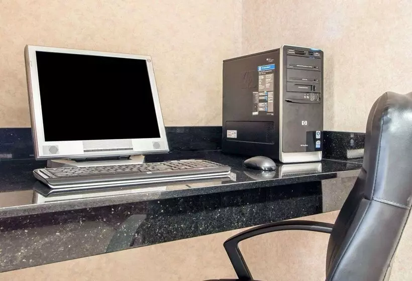 فندق Quality Inn