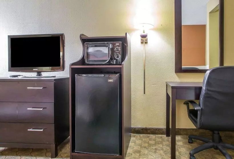 فندق Quality Inn