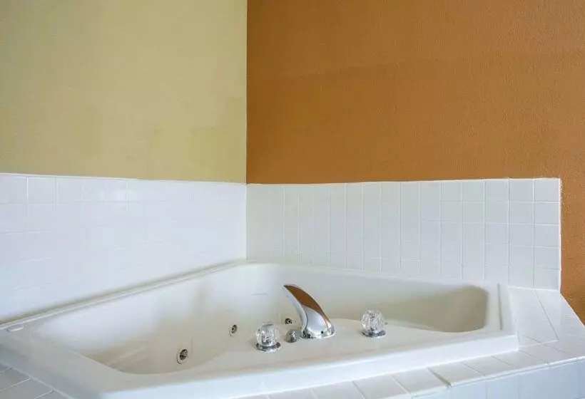 فندق Quality Inn