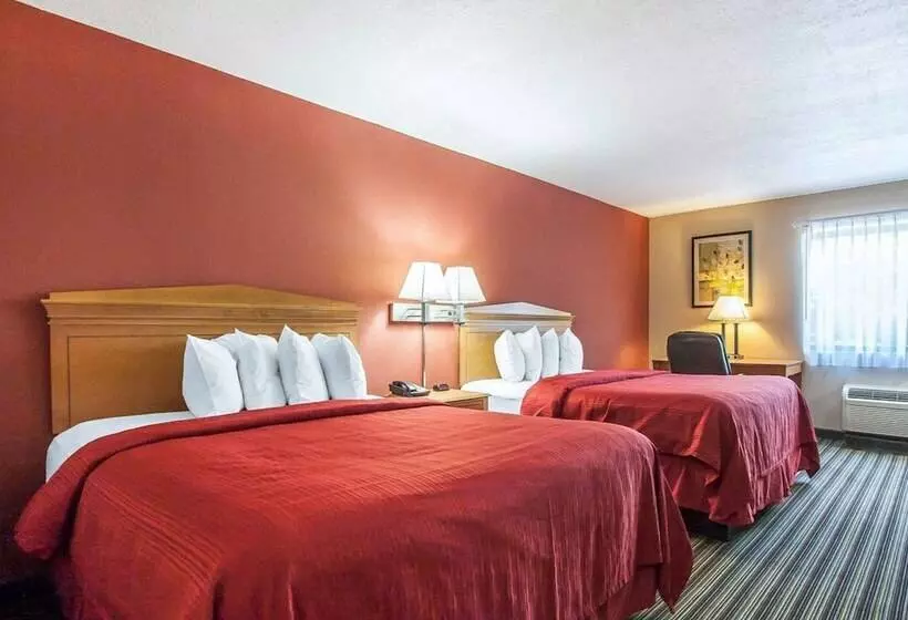فندق Econo Lodge Inn & Suites