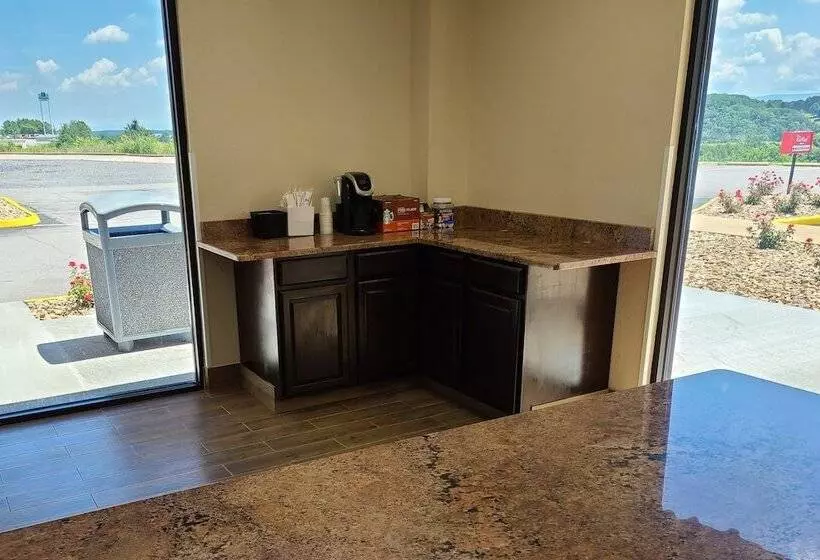 هتل Red Roof Inn Staunton