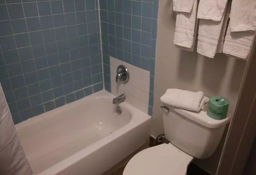 هتل Red Roof Inn Staunton