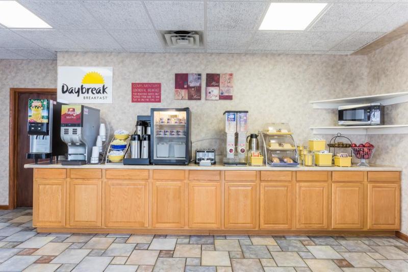 Отель Red Roof Inn Staunton