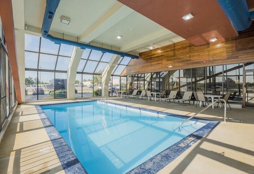 Отель Sycamore Suites