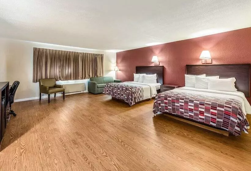 Отель Red Roof Inn & Suites Wapakoneta