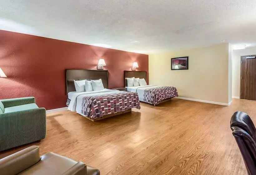 Отель Red Roof Inn & Suites Wapakoneta