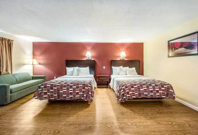 Отель Red Roof Inn & Suites Wapakoneta