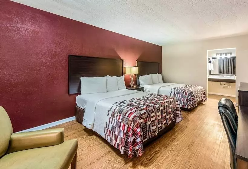 Отель Red Roof Inn & Suites Wapakoneta