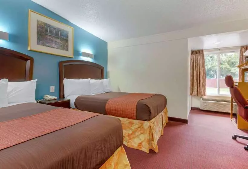 בית מלון כפרי Rodeway Inn & Suites New Paltz Hudson Valley