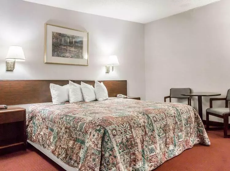 בית מלון כפרי Rodeway Inn & Suites New Paltz Hudson Valley