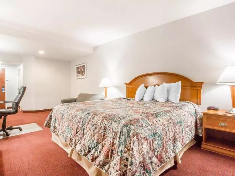 בית מלון כפרי Rodeway Inn & Suites New Paltz Hudson Valley