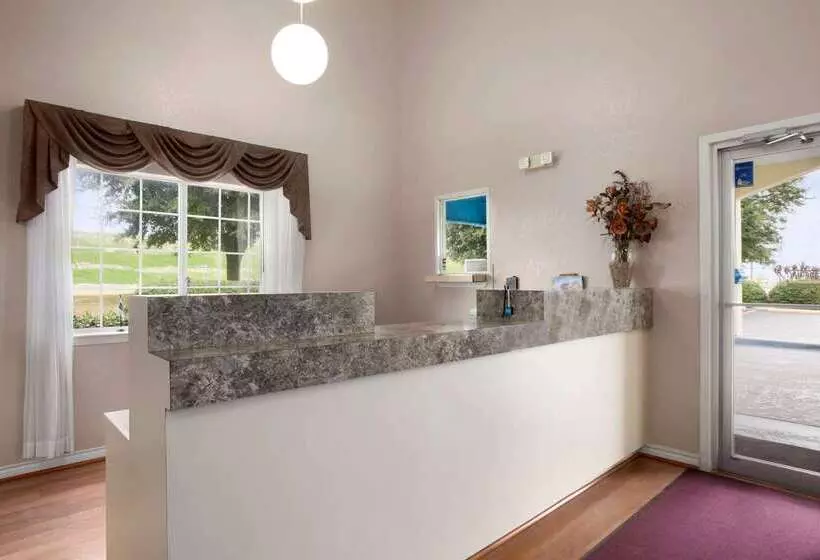 호텔 Travelodge By Wyndham Killeen/fort Hood