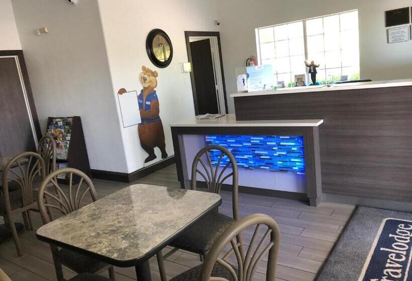 בית מלון כפרי Travelodge By Wyndham Killeen/fort Hood