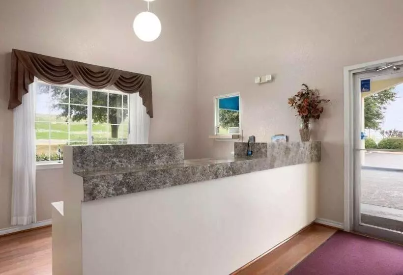 호텔 Travelodge By Wyndham Killeen/fort Hood