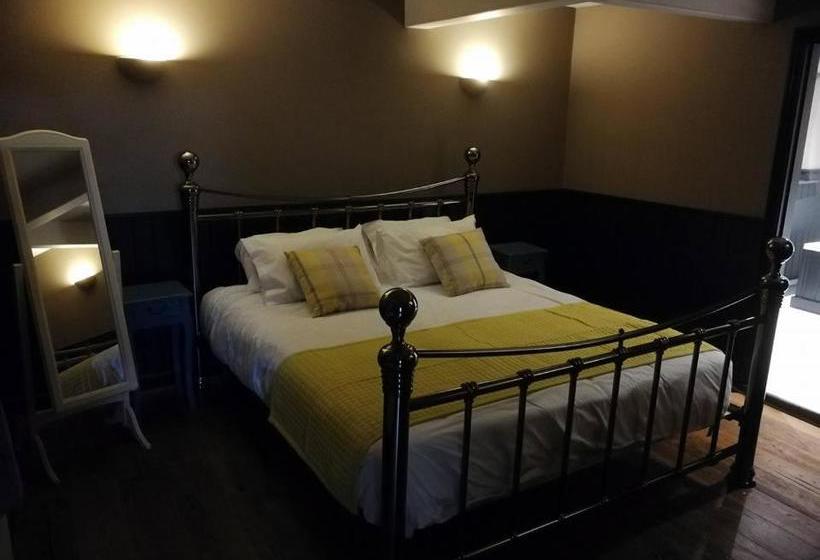 تختخواب و صبحانه The Angel Inn, Heytesbury