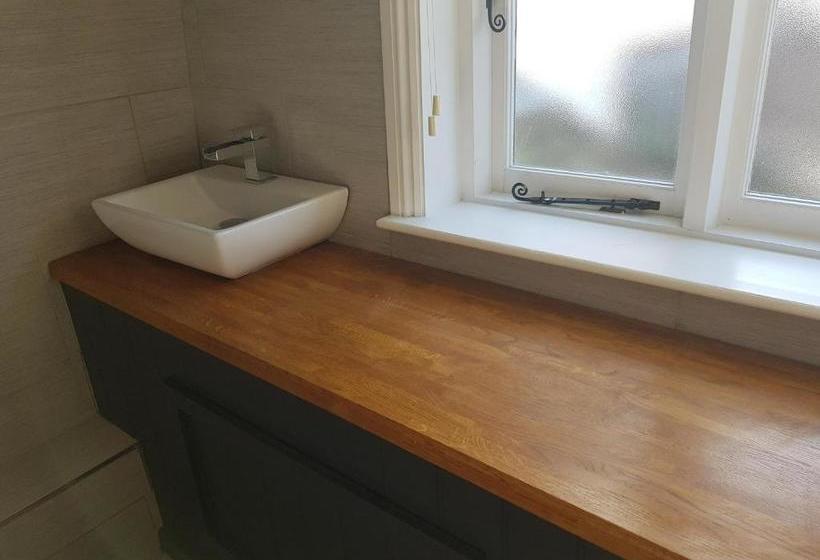 تختخواب و صبحانه The Angel Inn, Heytesbury