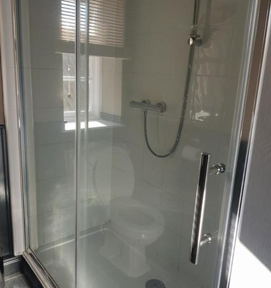 تختخواب و صبحانه The Angel Inn, Heytesbury