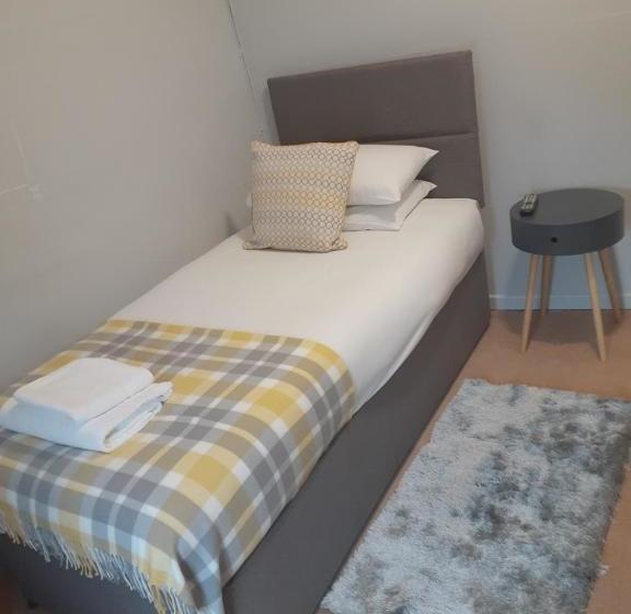 تختخواب و صبحانه The Angel Inn, Heytesbury