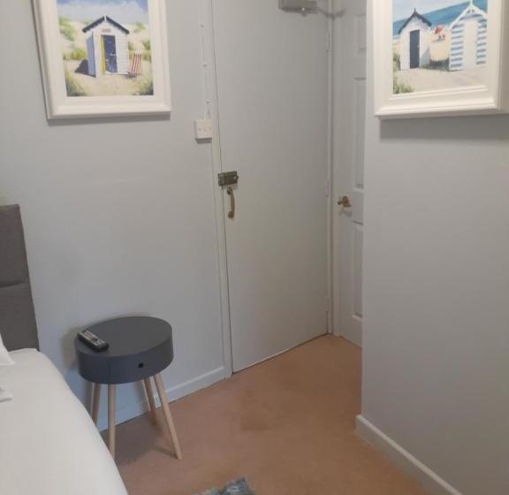 تختخواب و صبحانه The Angel Inn, Heytesbury