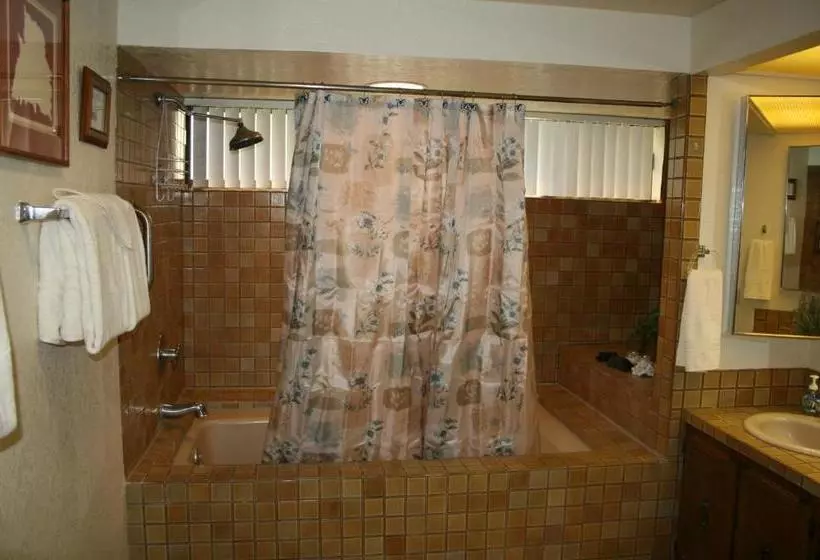 Keauhou Gardens #11 101 At Kona Coast Resort 1 Bedroom Condo By Redawning