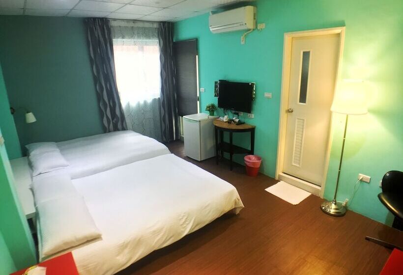 پانسیون Fengchia Sandiego