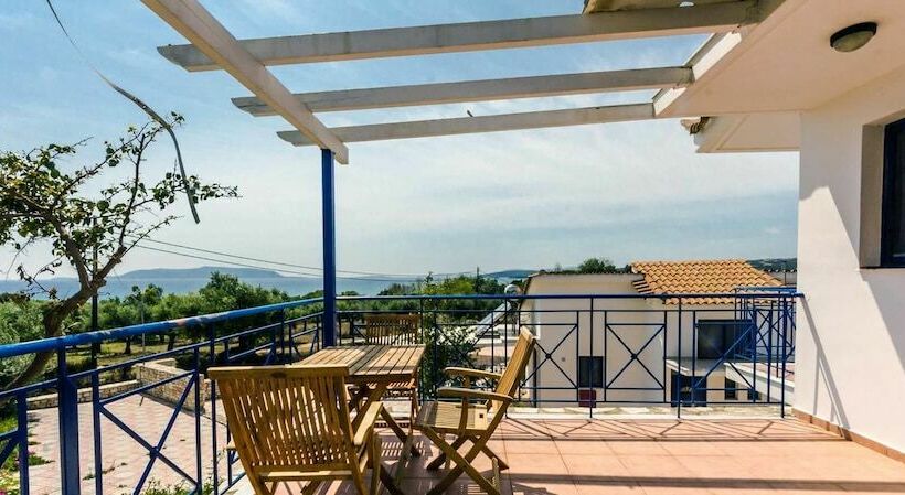 بنسيون Lontosvillage