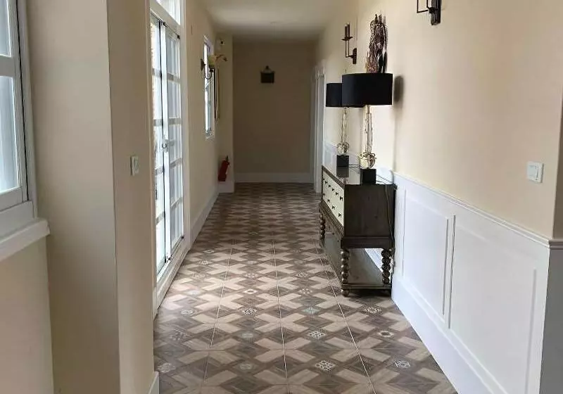پانسیون Serrado Manor